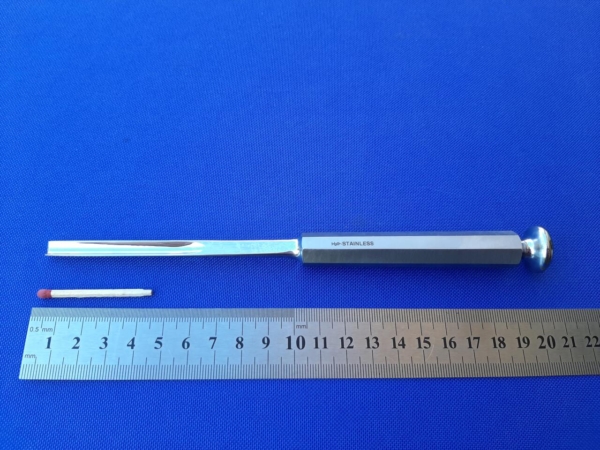 Dłuto żłobowe z trzonkiem 8  mm Aesculap