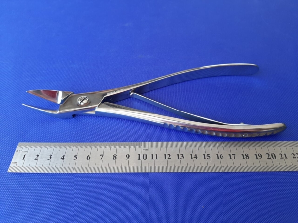 Kleszcze Liston do cięcia kości lekko odgięte 220 mm